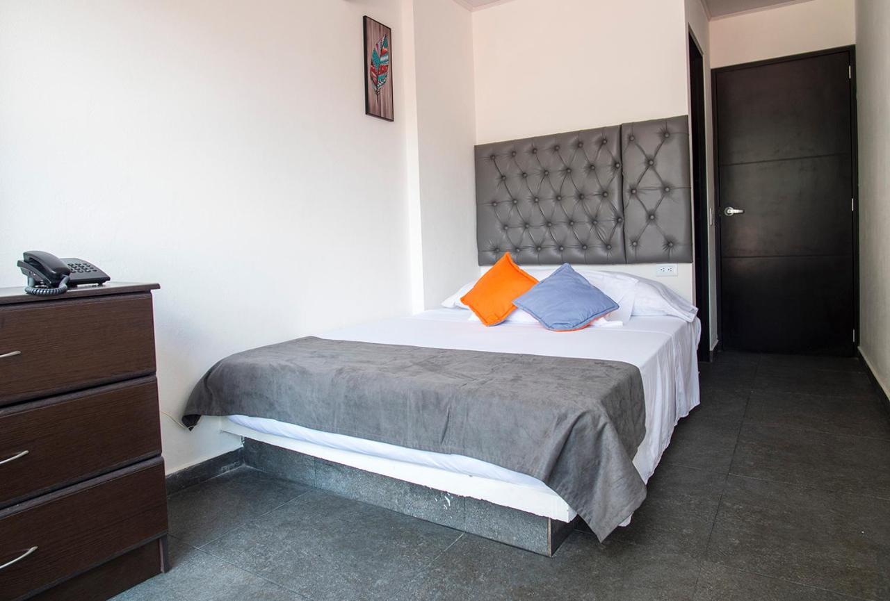 Hotel Grand H&R Villeta Ngoại thất bức ảnh