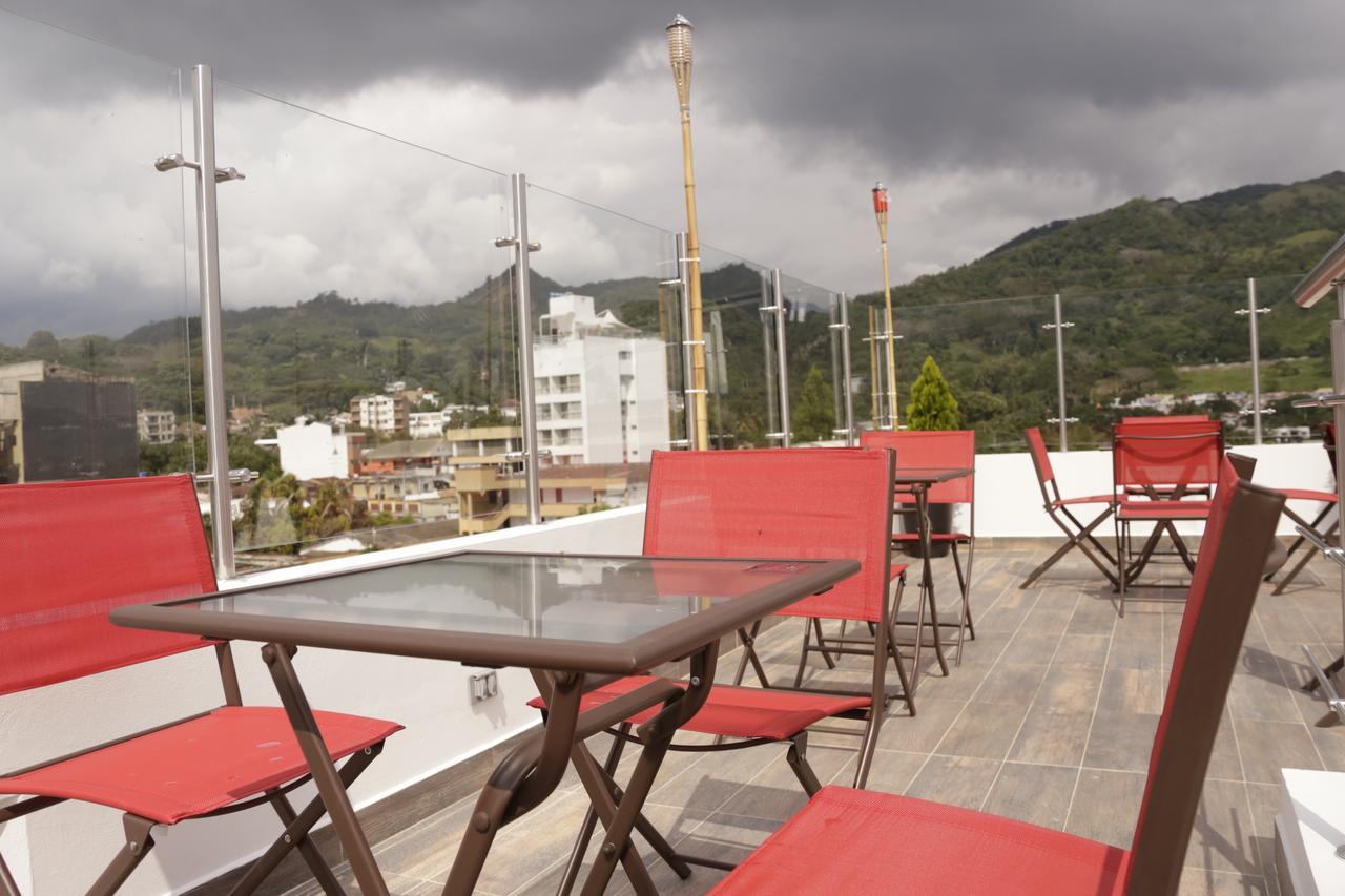 Hotel Grand H&R Villeta Ngoại thất bức ảnh