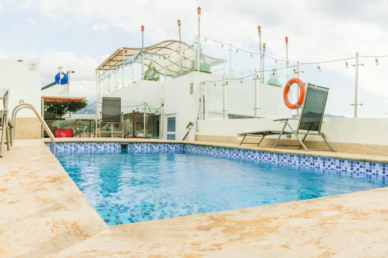 Hotel Grand H&R Villeta Ngoại thất bức ảnh